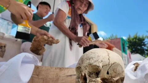 En Pomuch limpian los huesos de sus difuntos para recibirlos en el Día de Muertos