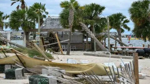 Huracán Isaías: Florida anuncia pagos de 5 mil dólares, pero no para todos