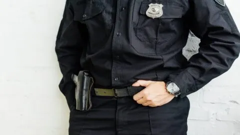 ICE rechaza activar automáticamente sus cámaras: qué pasa si un arresto no queda grabado