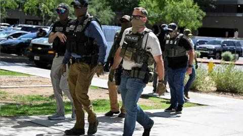 ICE lanza vacante: busca agentes de deportación