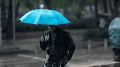 Rachel se alejará, pero frente frío traerá lluvias a todo el país este lunes