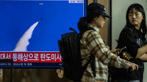 Japón y Corea del Sur alertan tras lanzamientos de misiles de Corea del Norte