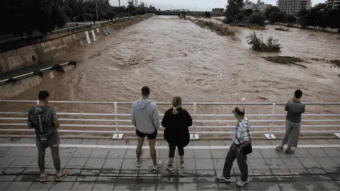 Lluvias torrenciales en Barcelona dejan al menos 2 muertos y un desaparecido
