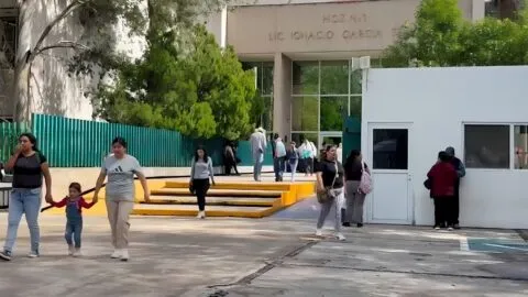 Padres de bebés fallecidos en IMSS de Durango exigen destituciones, mientras inicia proceso para necropsias