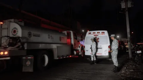 Dos trabajadores de Pemex resultan heridos tras ataque armado en refinería de Minatitlán