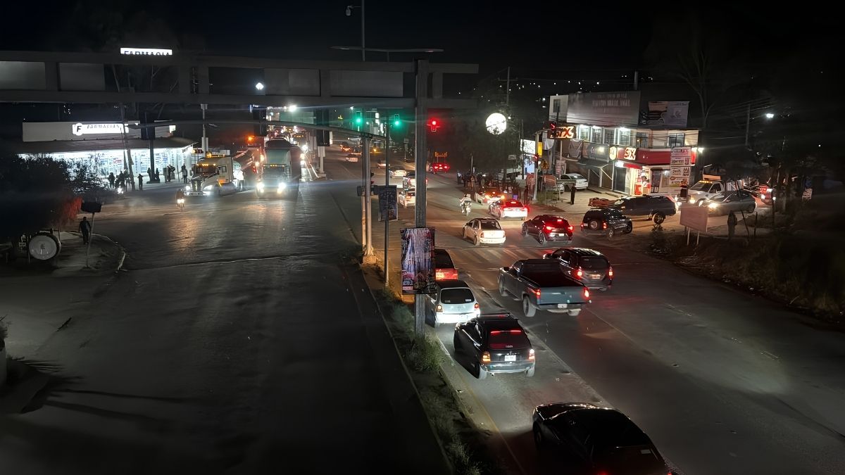 Maestros de la CNTE liberan bloqueo en Oaxaca tras casi 12 horas; afectaciones viales se prolongan