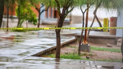 Dan de alta a maestro herido tras ataque en secundaria de Torreón; comunidad comienza proceso emocional