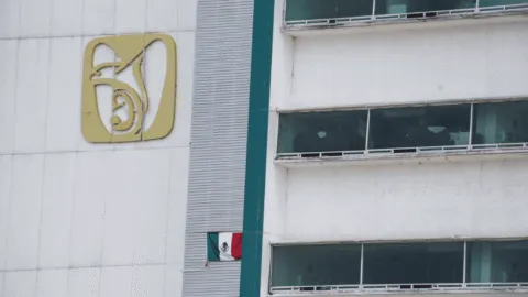 ¿Fraude o estrategia legal? Carlos Elizondo analiza la Modalidad 40 del IMSS