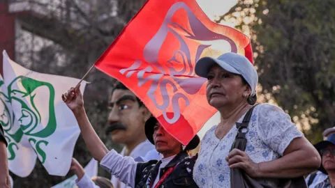Manifestantes del IMSS llegan a Segob en CDMX; EN VIVO: protestas se extienden por varios estados