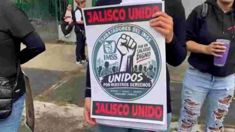 Personal del IMSS en Jalisco inicia bloqueos a las afueras de los hospitales