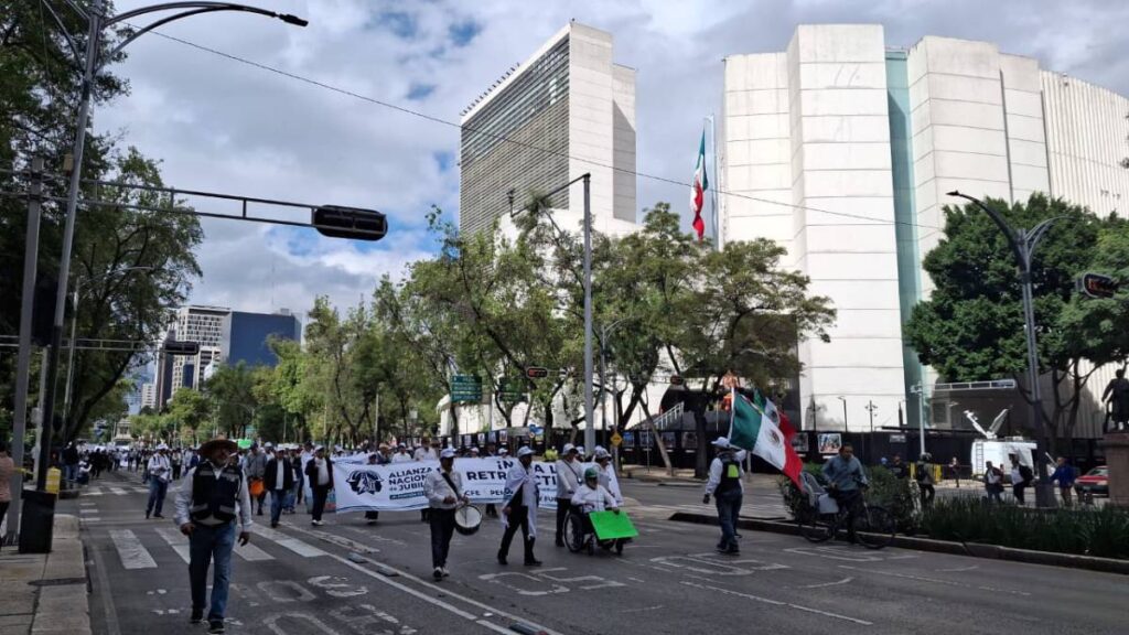 Marcha de jubilados en CDMX: qué exigen y por dónde circular