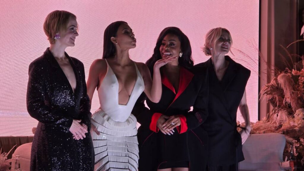 Kim Kardashian Y Sarah Paulson