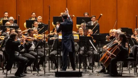 La Orquesta Filarmónica de la UNAM hace vibrar al Cervantino con una noche sinfónica