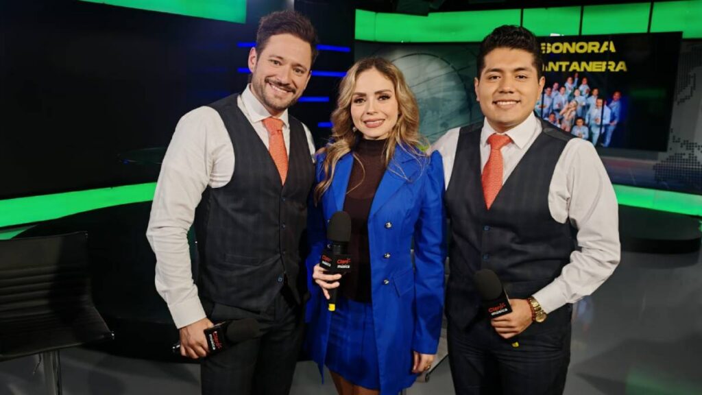 La Sonora Santanera de Carlos Colorado y María Fernanda