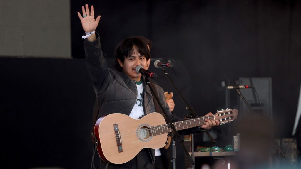 Macario Martínez, de cantar entre el ruido de los autos a ser nominado al Latin Grammy: “Siempre quise hacer música”