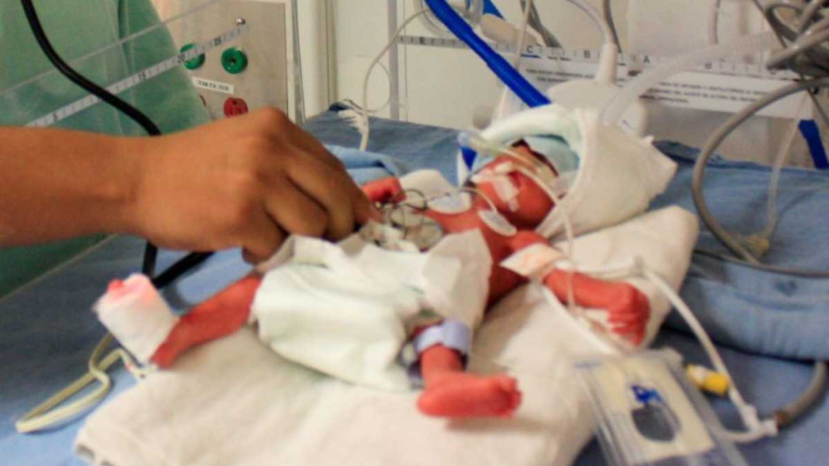 Madre afirma que 7 recién nacidos murieron en Hospital Militar de CDMX por posible bacteria Klebsiella