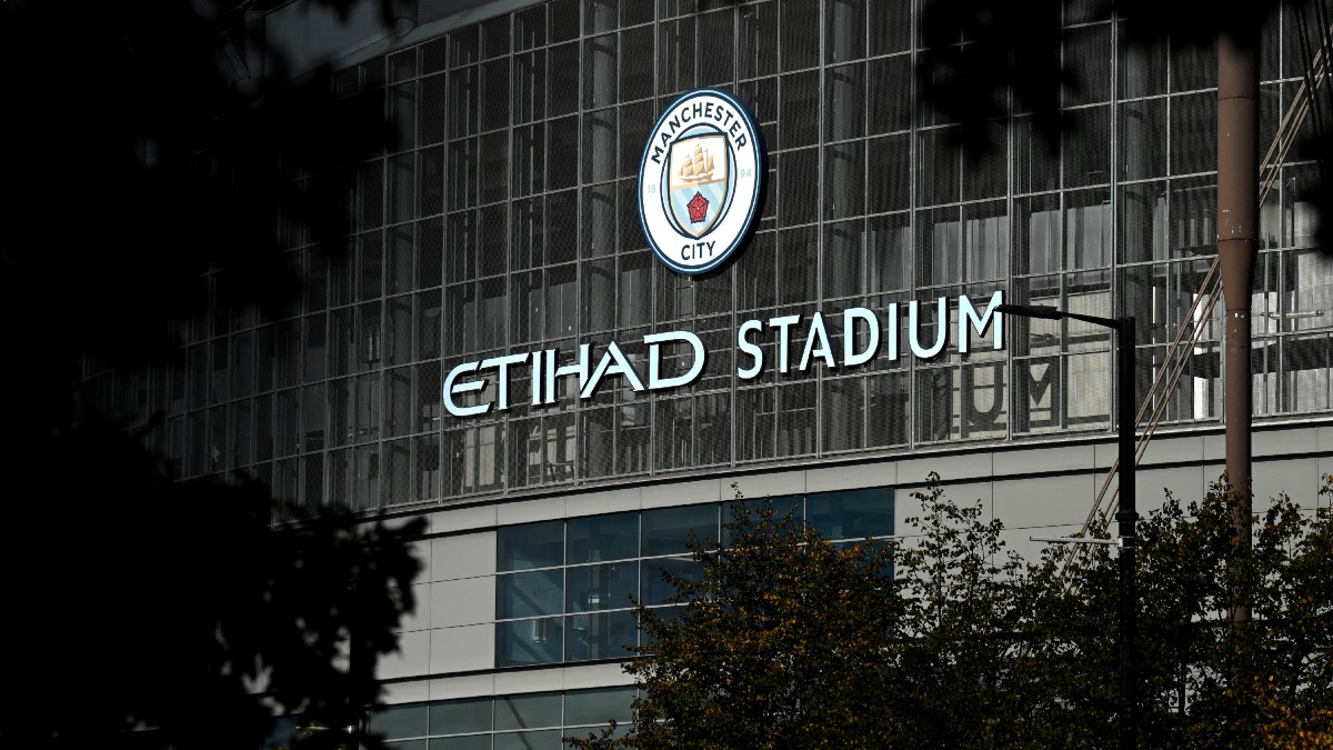 Etihad Airways analiza acciones legales tras fallo contra Manchester City
