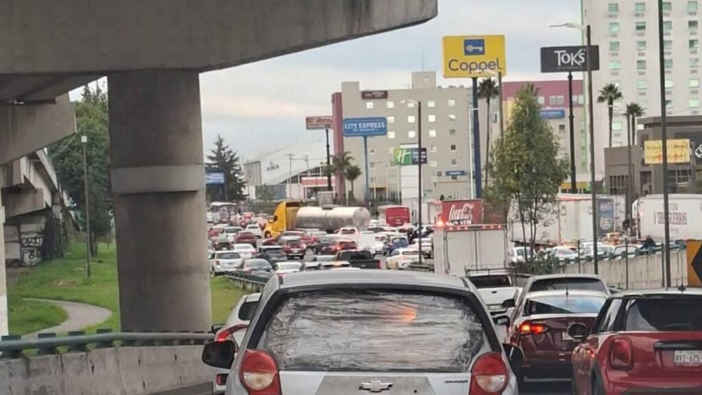 La carretera México-Toluca mantiene afectaciones en el kilómetro 48+200