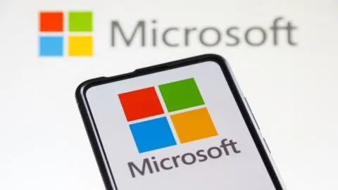 EE. UU. frena las Green Card de Microsoft y Adobe: qué cambia para los trabajadores H-1B