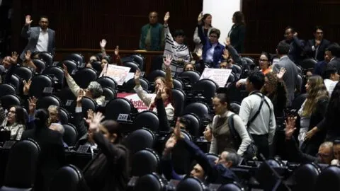 Morena y aliados aprueban reforma catastral; oposición acusa aumento en tarifas