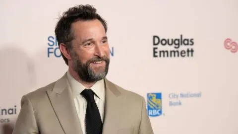 Noah Wyle, actor de "The Pitt", es nombrado el hombre más sexy del mundo