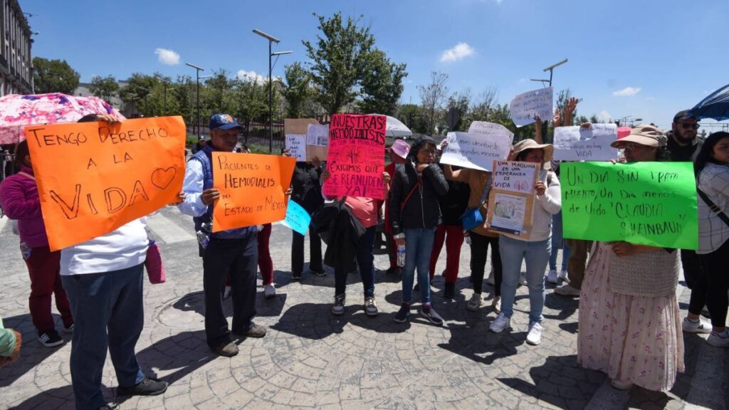 Alrededor de 400 pacientes denuncian afectaciones por el traslado de sus tratamientos a otra clínica.