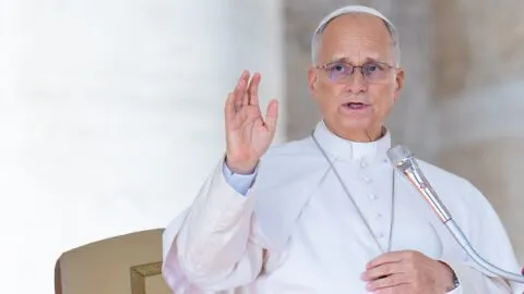 Papa León XIV cancela visita a Asís para mejorar su recuperación tras cirugía