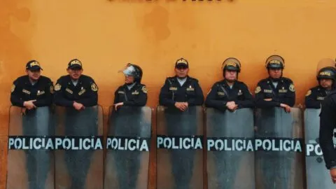 Jalisco investiga a 17 policías por uso excesivo de la fuerza en marcha por agua limpia
