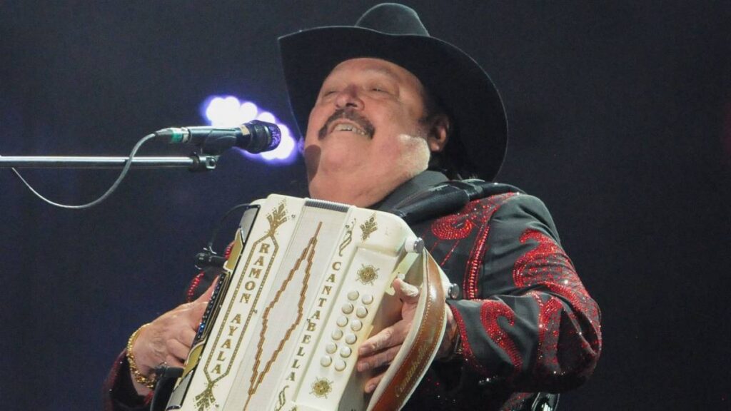 Fans se mostraron molestos porque no dejaron que Ramón Ayala se despidiera
