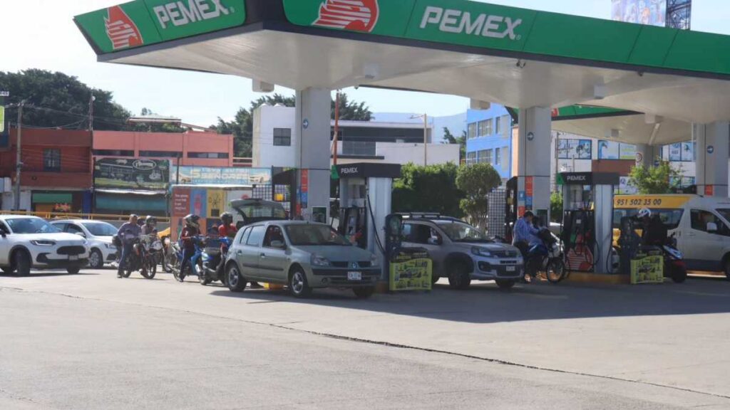 Gasolina premium se vende a más de 30 pesos el litro.