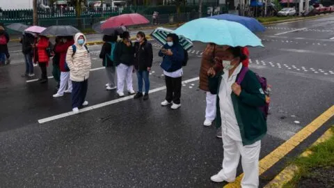 ¿Bastan 40 horas para recetar medicamentos? Esto dice la ley