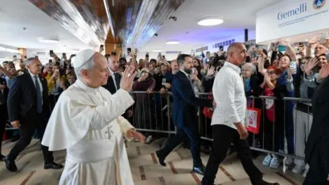 Tras cirugía, Vaticano confirma que Papa León XIV tiene cáncer