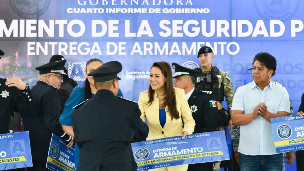 tere-jimenez-entrega-vehiculos-armamento-seguridad-aguascalientes