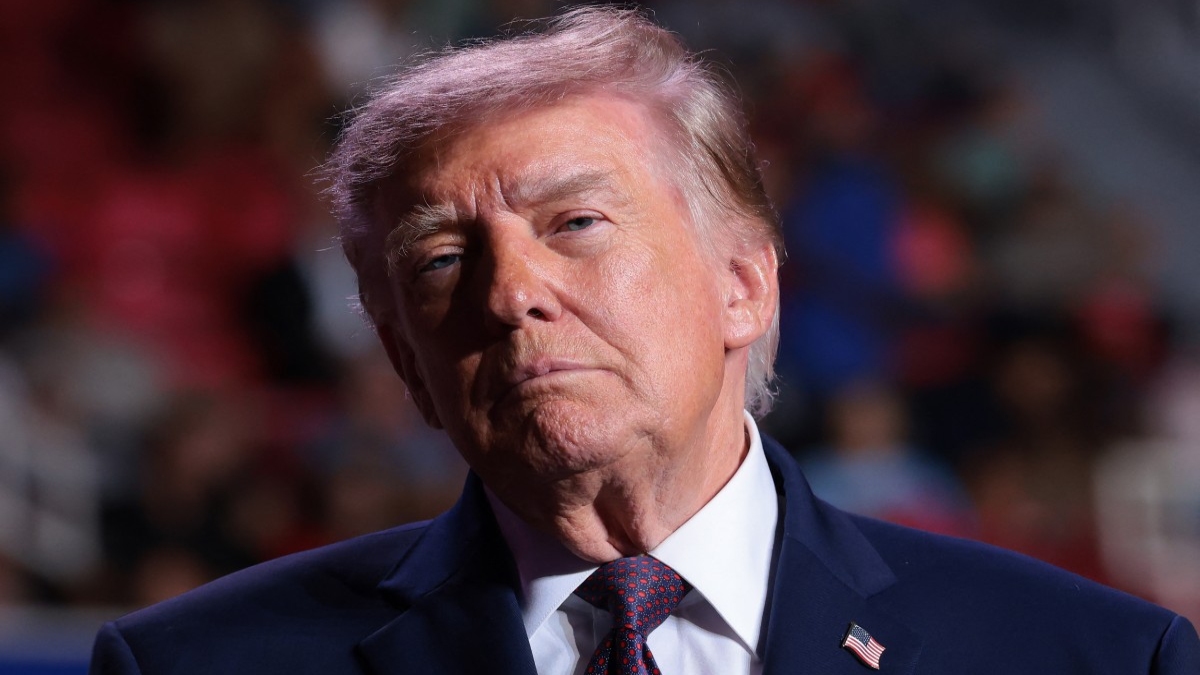 Trump busca restaurar veto a CNN, Politico y MS NOW en la Casa Blanca por seguridad nacional