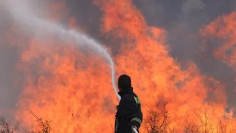 Fuego avanza cerca de Machu Picchu; reportan un muerto y dos heridos 