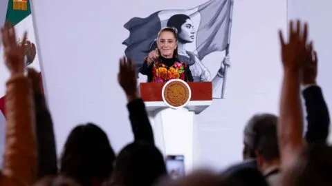 Sheinbaum defiende apoyos fiscales al autotransporte; 94% conservará beneficio