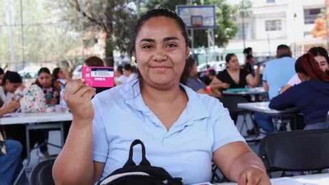¿Tienes Tarjeta Rosa? Algunas beneficiarias recibirán 6 mil pesos en noviembre