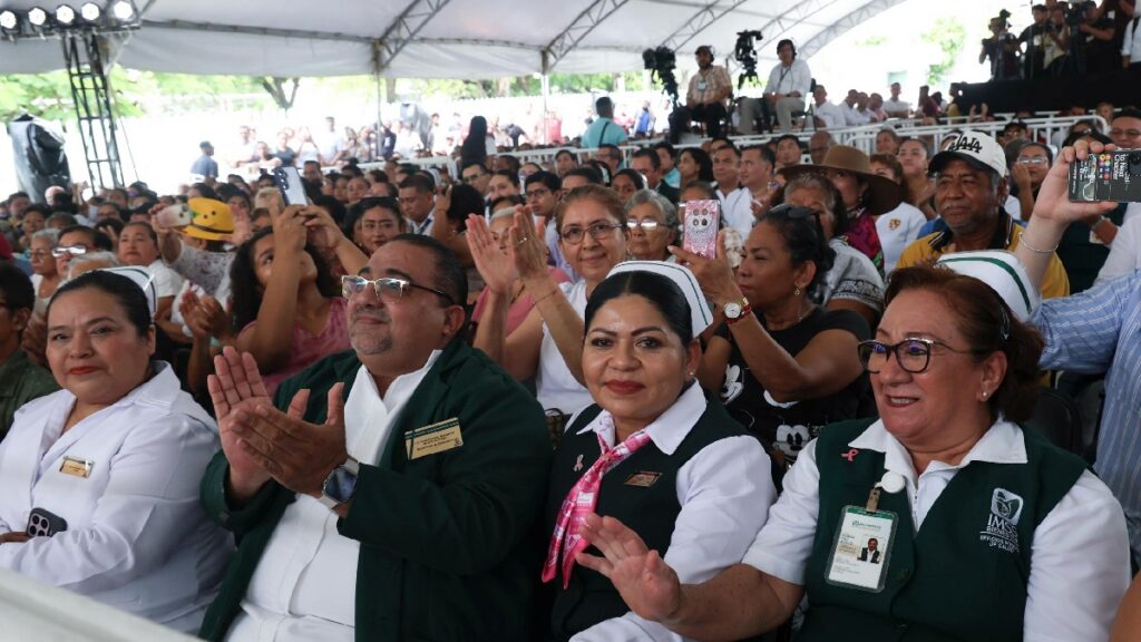 Sheinbaum entrega hospital renovado del IMSS Bienestar. Foto: Uno TV