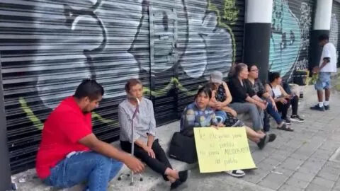 “Llevamos 15 días sin una gota”: vecinos bloquean avenidas de Guadalajara por falta de agua