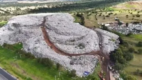 Tlaxcala declara emergencia ambiental por saturación de relleno sanitario