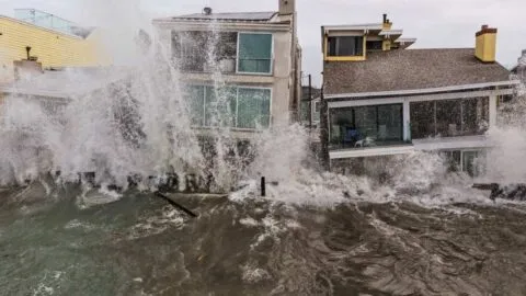 Rachel toca tierra en Baja California: inundaciones y autos bajo el agua