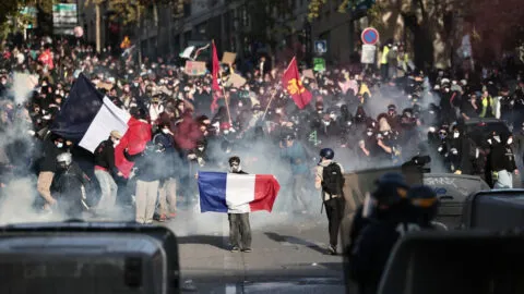 Nueva jornada de protestas en Francia deja mil 314 detenidos y 53 policías heridos