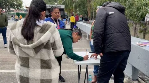 Trabajadores del IMSS en Jalisco reúnen firmas para destituir al líder sindical Rafael Olivos