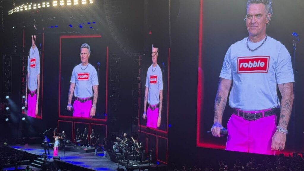 Robbie Williams en el Palacio de los Deportes Foto: Unotv