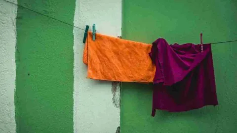 ¡Hasta la ropa del tendedero! Captan robo en San Pedro Cholula; video