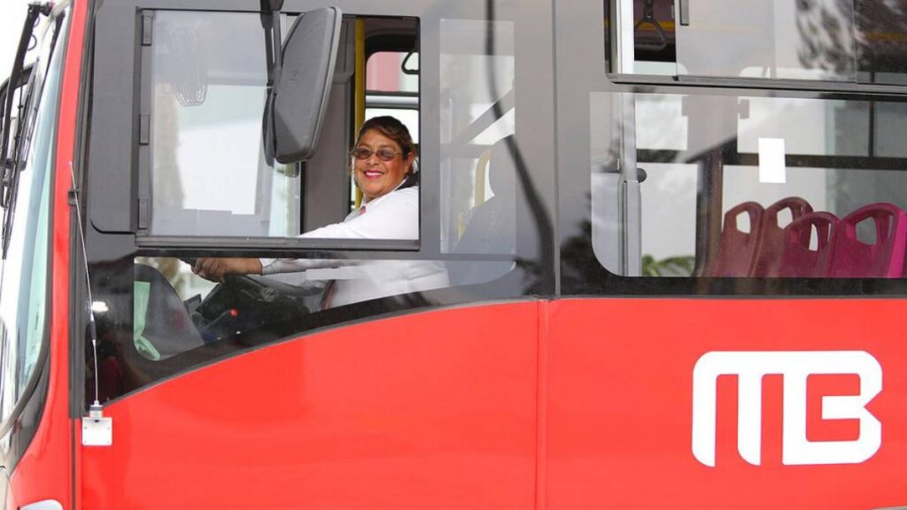 La Ruta Quetzalcóatl del Metrobús CDMX es conducida solo por mujeres.