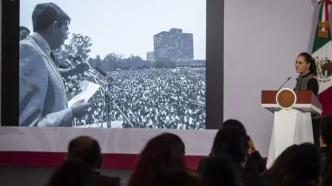 Homenajean a Cuauhtémoc Cárdenas en Palacio Nacional