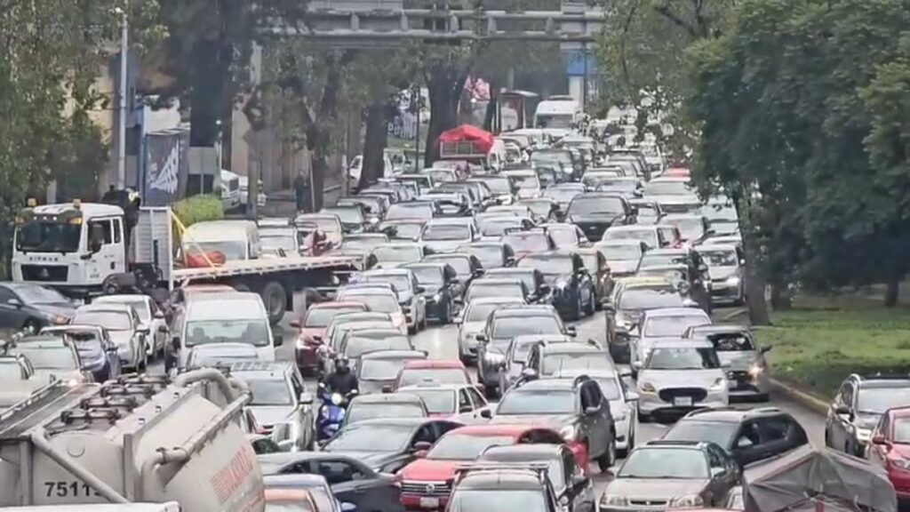 Protestas del IMSS complican vialidad en CDMX y Edomex.