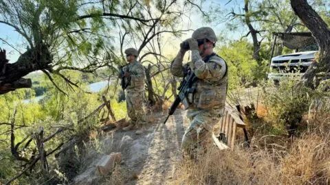 EE. UU. despliega cientos de soldados en Valle del Río Grande tras ataque a Guardia Costera