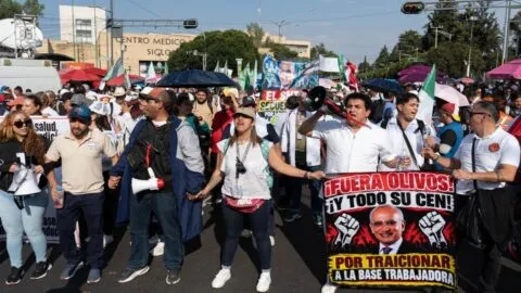 Megamarcha del IMSS minuto a minuto EN VIVO: trabajadores avanzan sobre Insurgentes
